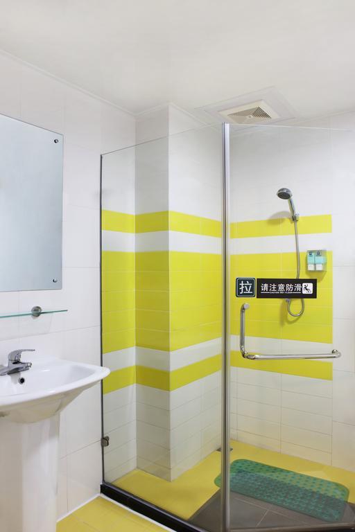 7Days Inn Guangzhou Nonglinxia Road Ouzhuang Subway Station 객실 사진